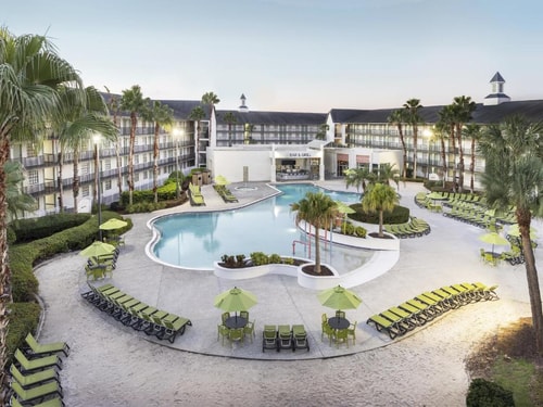 Deluxe King Room Near Legacy Tech ORL 13 Luxury Bookings
