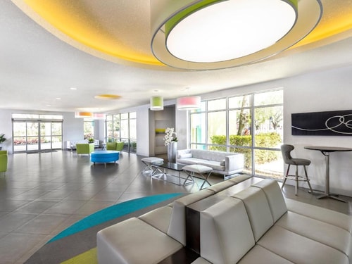 Deluxe King Room Near Legacy Tech ORL 7 Luxury Bookings