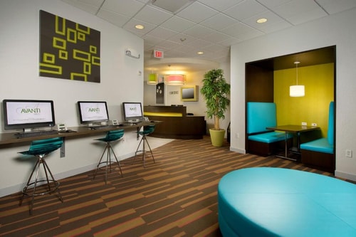 Deluxe King Room Near Legacy Tech ORL 8 Luxury Bookings