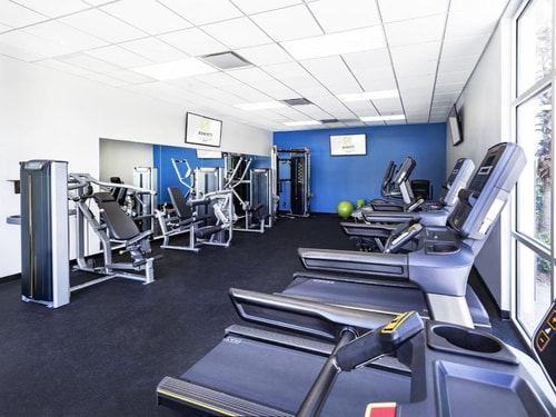 Deluxe King Room Near Legacy Tech ORL 12 Luxury Bookings