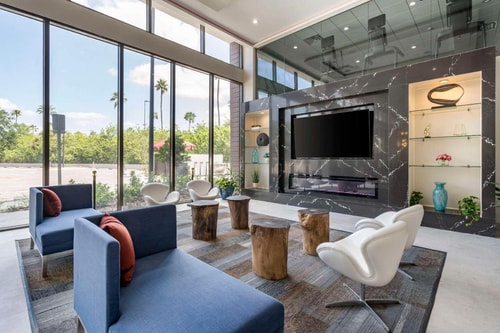 King Room Near Walgreens ORL 11 Luxury Bookings