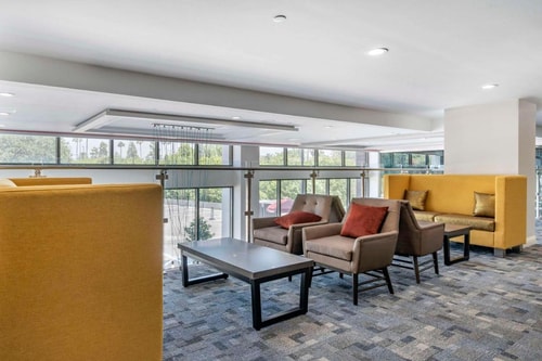 King Room Near Walgreens ORL 12 Luxury Bookings