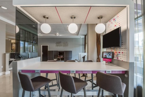 Standard Room Near Bite Bistro Wine Bar ORL 5 Luxury Bookings