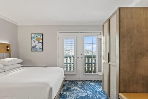 Standard Room Near Bite Bistro Wine Bar ORL 0 Luxury Bookings