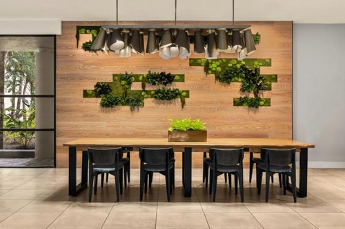 King Room Near The Pointe ORL 8 Luxury Bookings