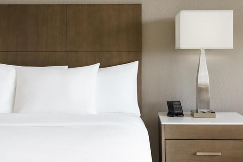 King Room Near Car Wash ORL 2 Luxury Bookings