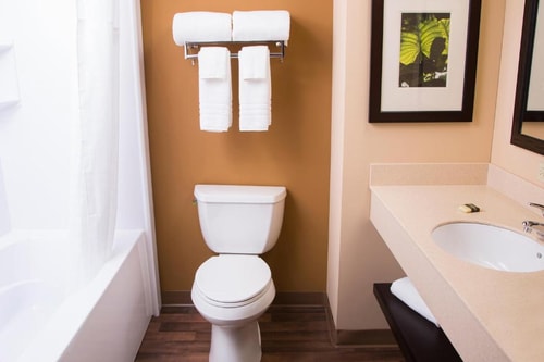 Deluxe Queen Studio Near Walgreens ORL 10 Luxury Bookings