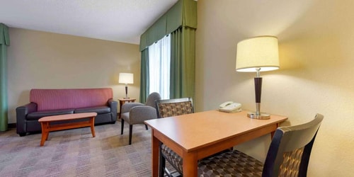 Deluxe Queen Studio Near Walgreens ORL 8 Luxury Bookings