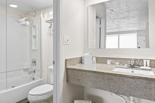 Standard King Room Near Waffle House ORL 4 Luxury Bookings