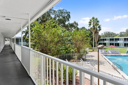 Standard King Room Near Waffle House ORL 12 Luxury Bookings
