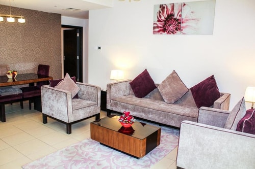 Two Bedroom Apartment Near The Artist Lounge 6 Luxury Bookings