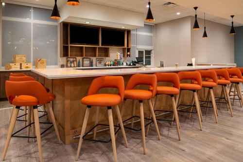 Standard King Room Near Five Below ORL 6 Luxury Bookings