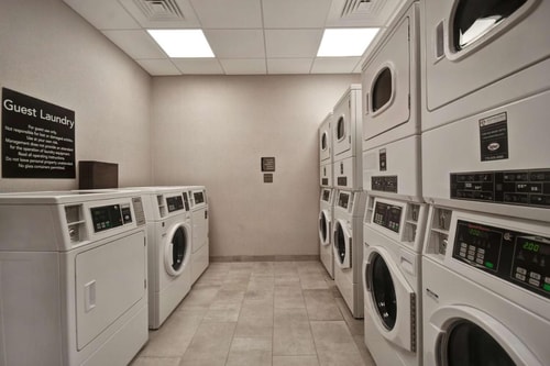 King Studio Suite Near Target ORL 11 Luxury Bookings