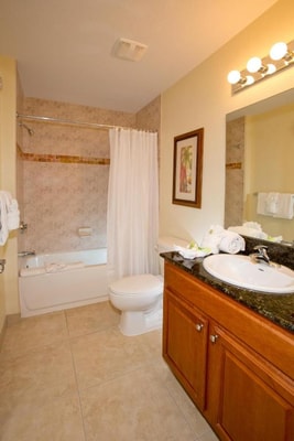 Two Bedroom Suite Near Levis Outlet Store ORL 9 Luxury Bookings