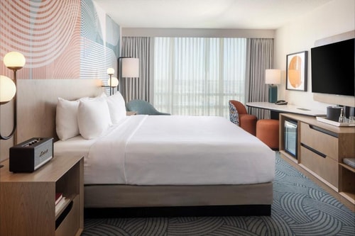 King Room Near Public Storage ORL 2 Luxury Bookings