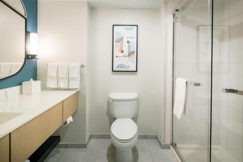 King Room Near Public Storage ORL 8 Luxury Bookings