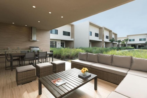 3 Bedroom Deluxe Villa Near Legno Services ORL 10 Luxury Bookings