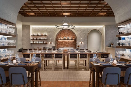 King Guest Room Near Tennis Court ORL 9 Luxury Bookings