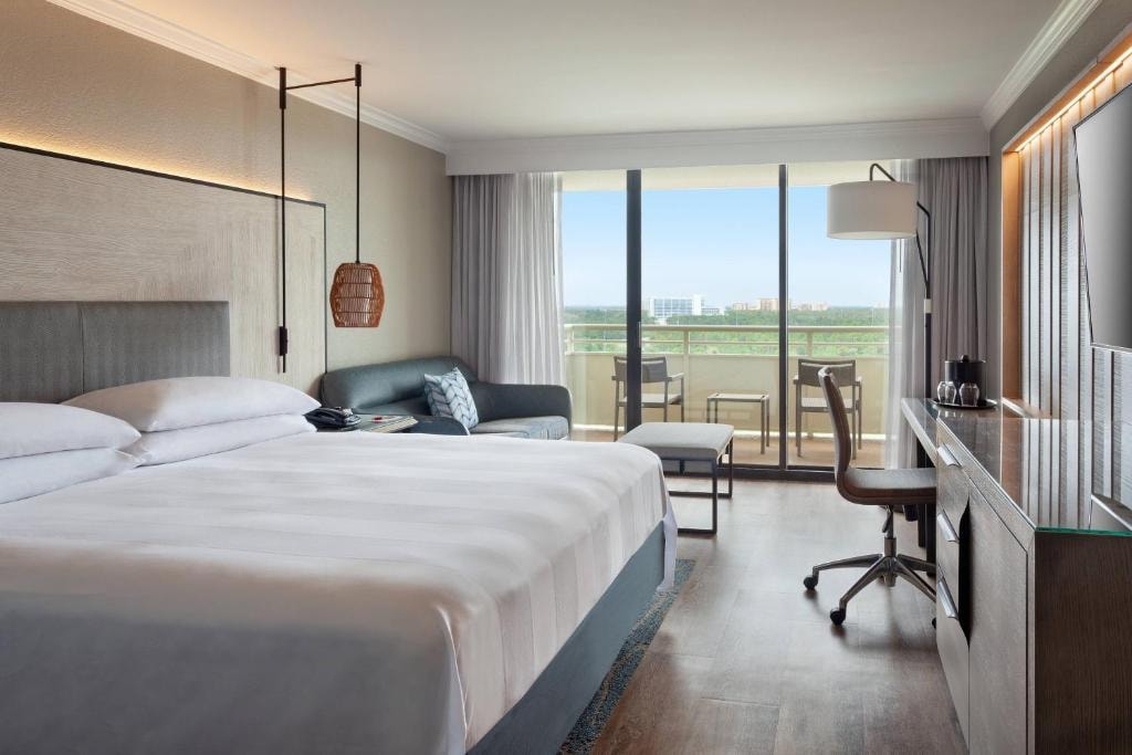 Standard King Room Near Central Pantry ORL Luxury Bookings