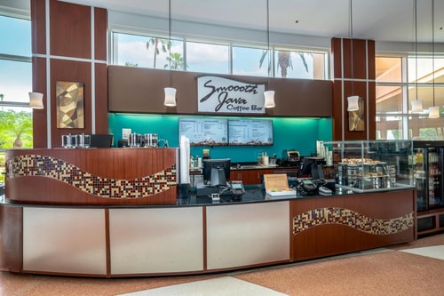 Standard Room Near Alamo Rent A Car ORL 2 Luxury Bookings