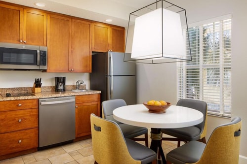 One Bedroom Near Basketball court v ORL 1 Luxury Bookings