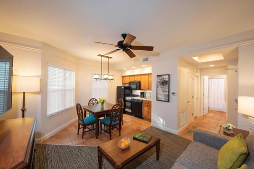 One Bedroom Near Basketball court v ORL 2 Luxury Bookings