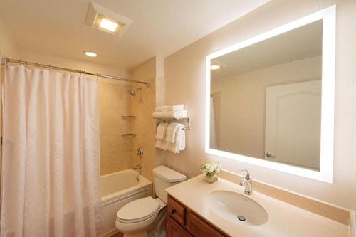 One Bedroom Near Basketball court v ORL 4 Luxury Bookings