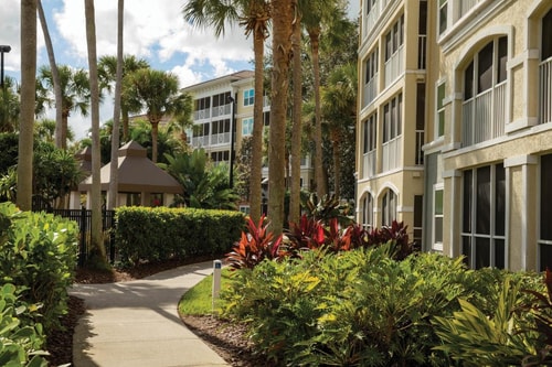 One Bedroom Near Basketball court v ORL 9 Luxury Bookings
