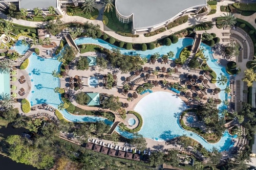 King Room Near Tesla Destination Charger ORL 11 Luxury Bookings
