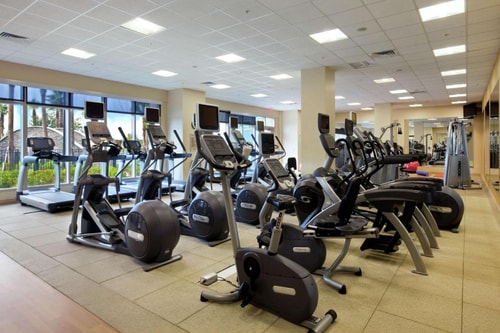 King Room Near Tesla Destination Charger ORL 9 Luxury Bookings