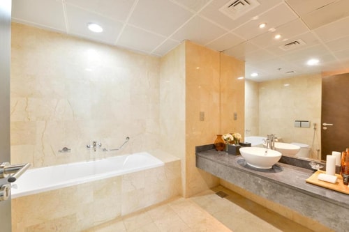Standard One Bedroom Apartment Near WTC Metro Ab 10 Luxury Bookings