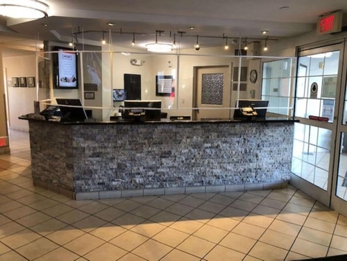 Queen Studio Suite Near Panera Bread LAS 7 Luxury Bookings