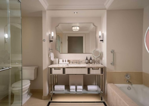 Deluxe King Room Near Golf Club ORL 6 Luxury Bookings