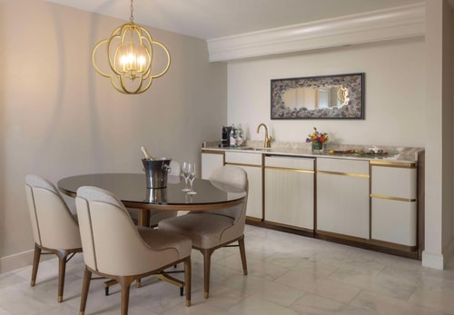 Deluxe King Room Near Golf Club ORL 5 Luxury Bookings