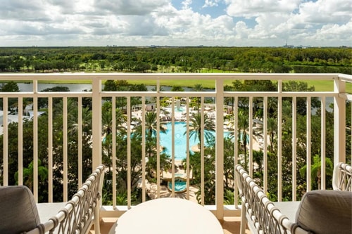 King Room Near Knife Spoon ORL 9 Luxury Bookings