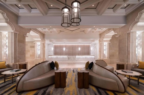 King Room Near Knife Spoon ORL 8 Luxury Bookings