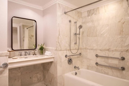 King Room Near Knife Spoon ORL 6 Luxury Bookings