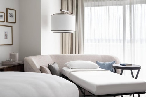 King Room Near Knife Spoon ORL 2 Luxury Bookings