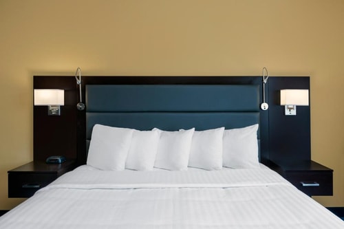 King Room Near Tasty Place SAN 1 Luxury Bookings