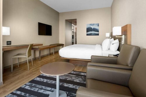King Room Near Public Storage SAN 2 Luxury Bookings