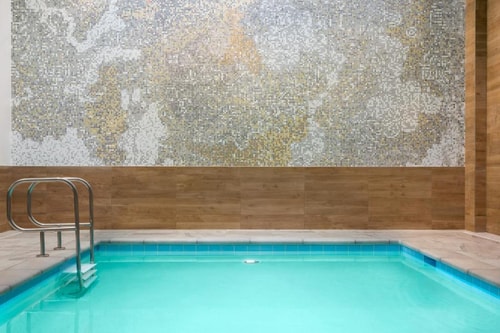 King Room Near Public Storage SAN 14 Luxury Bookings
