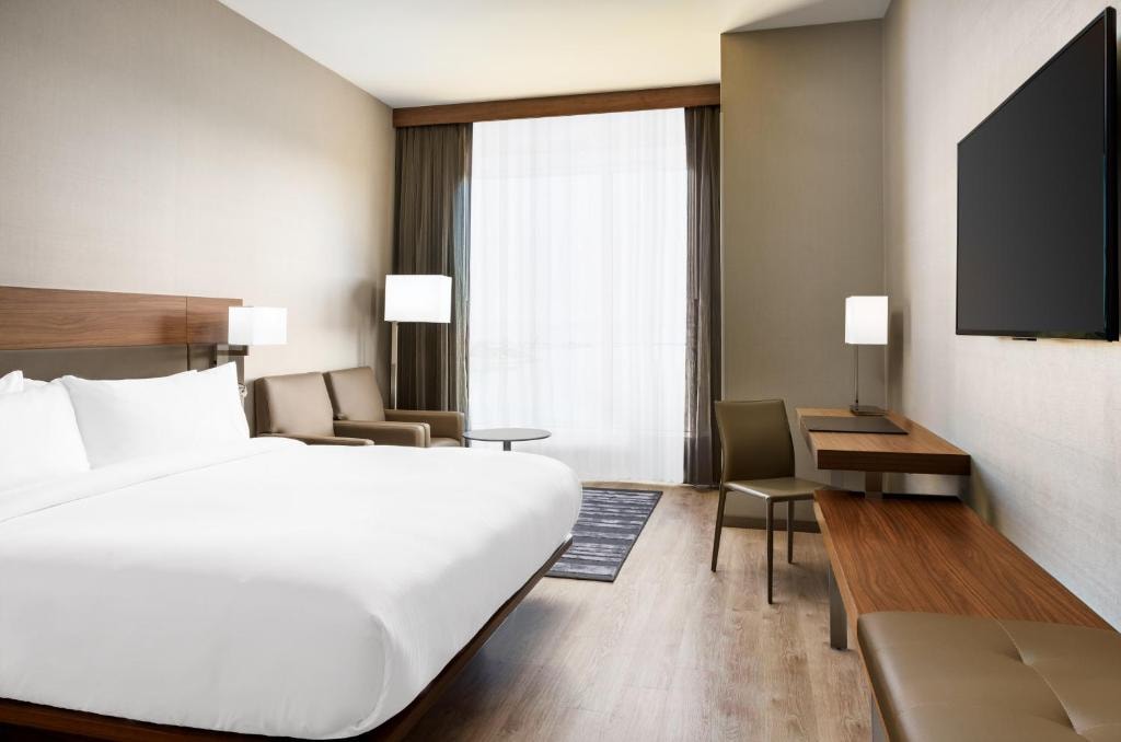 King Room Near Public Storage SAN Luxury Bookings