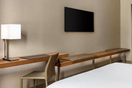 King Room Near Public Storage SAN 1 Luxury Bookings