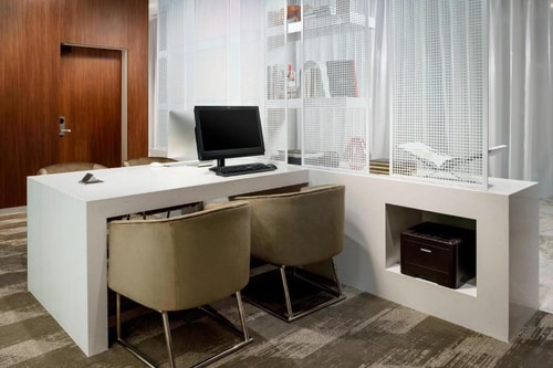 King Room Near Public Storage SAN 4 Luxury Bookings