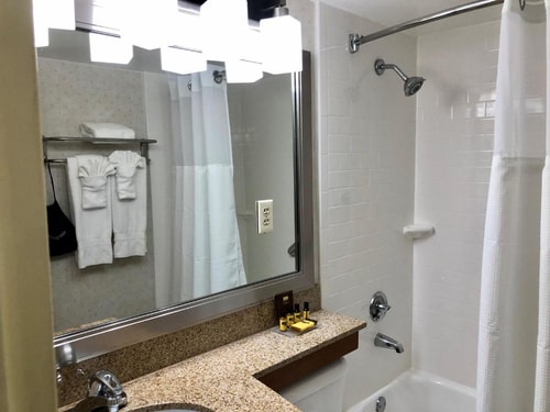 King Room Near McDonalds SAN 3 Luxury Bookings