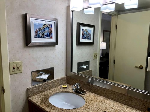 King Room Near McDonalds SAN 4 Luxury Bookings