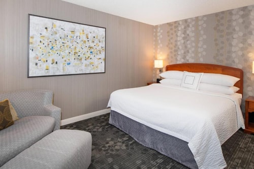 King Room Near Chase Bank SAN 1 Luxury Bookings