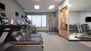 King Room Near Chase Bank SAN 13 Luxury Bookings