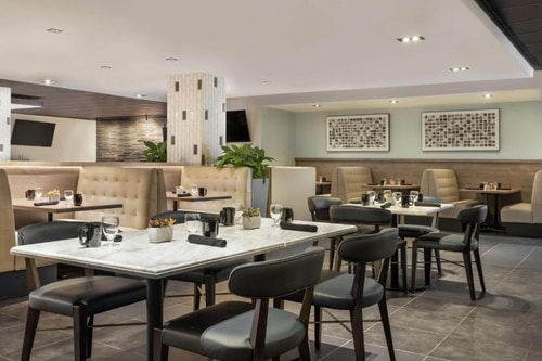 King Room Near McDonalds SAN 8 Luxury Bookings