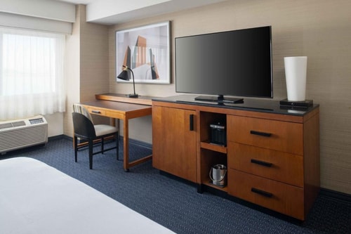 King Room Near Kezar Life Sciences SAN 4 Luxury Bookings